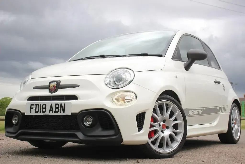 Usado Abarth 595 Competizione 180 HP (132 kW) 2018 Branco Citadino