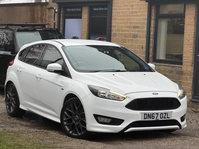 White Used 2017 Ford Focus ST-Line Hatchback | £3,990 (Super price) - Image 1/4