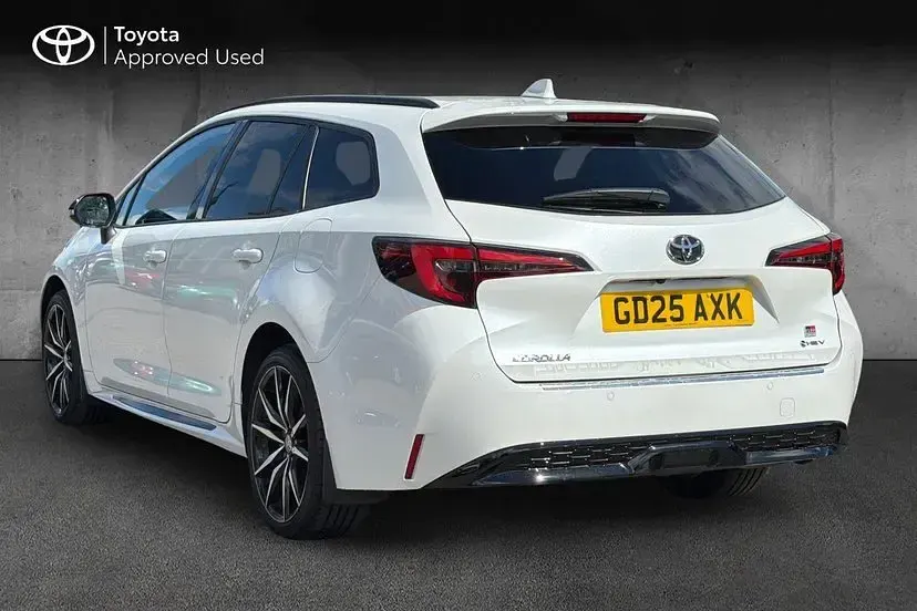 Used Toyota Corolla Sport 196 HP (144 kW) 2025 White Estate
