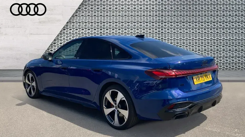 Used Audi A5 Sportback Advanced 204 HP (150 kW) 2025 Blue Hatchback