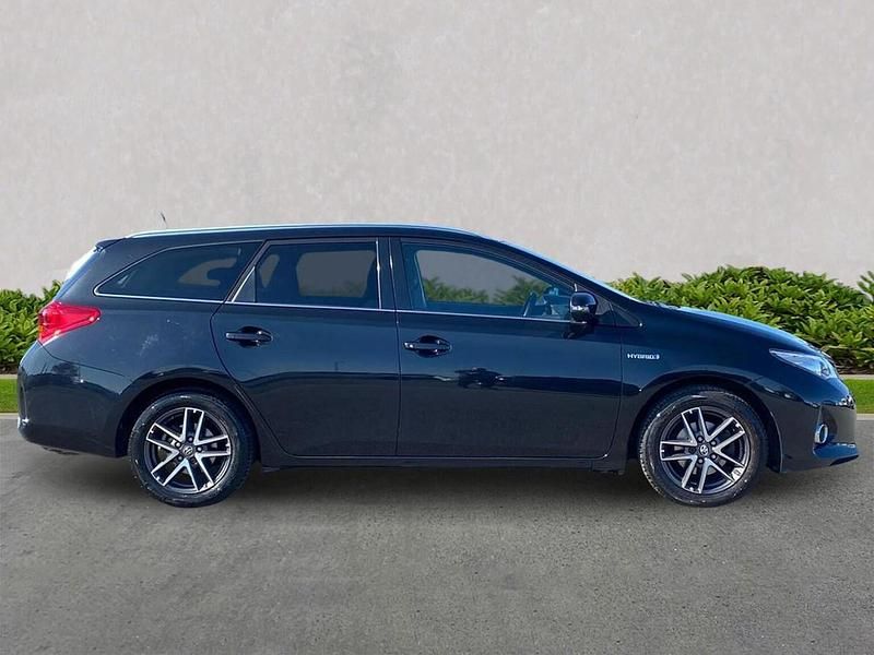Used Toyota Auris Hybrid 2015 Black Estate