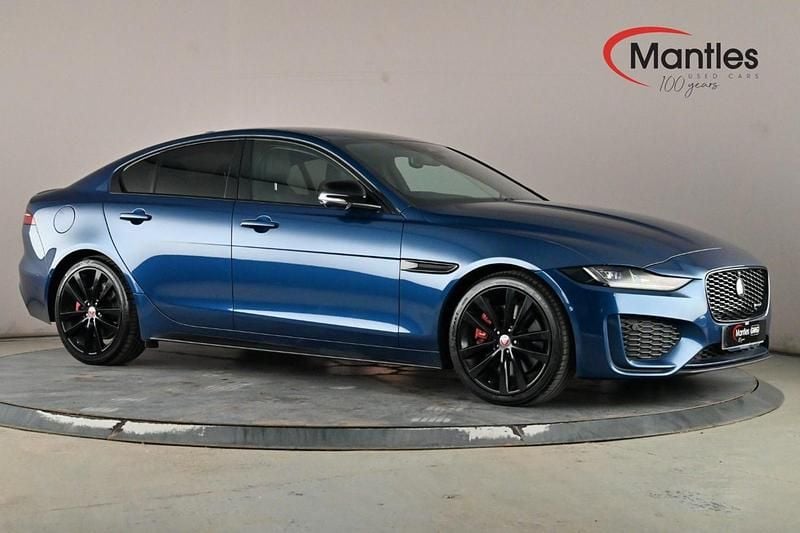 Begagnad Jaguar XE R-Dynamic 204 HK (150 kW) 2021 Blå Sedan