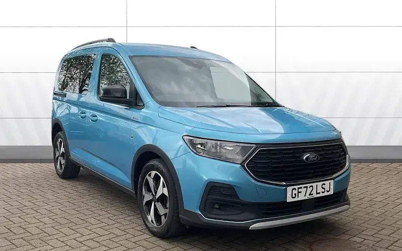 Begagnad Ford Tourneo Active 122 HK (89 kW) 2024 Kombi