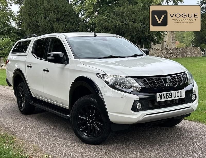 White Used 2019 Mitsubishi L200 Pickup | £10,950 (Good price) - Image 1/4