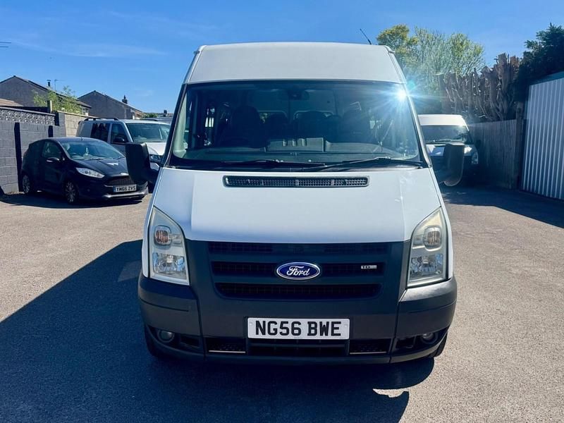 Usado Ford Transit 100 HP (73 kW) 2007 Branco Sedan