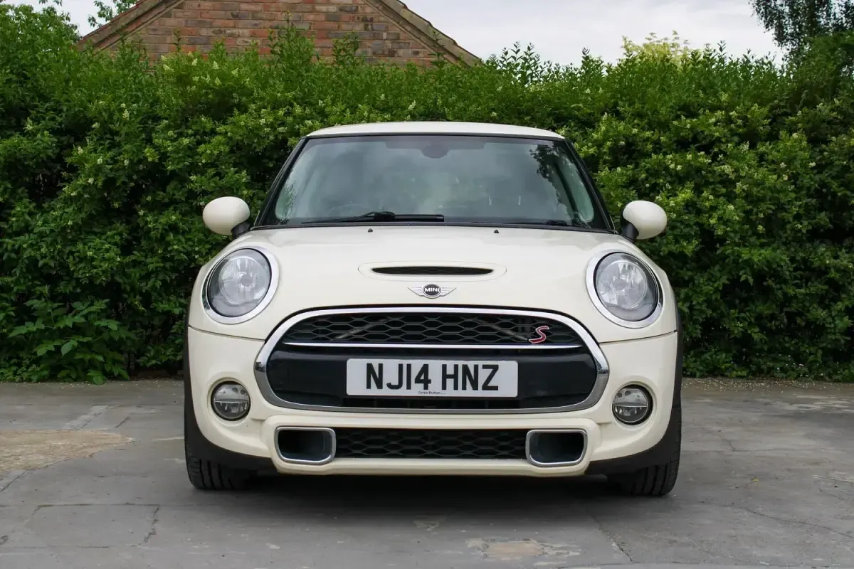 Used Mini Cooper S Hatch 2014 White Hatchback