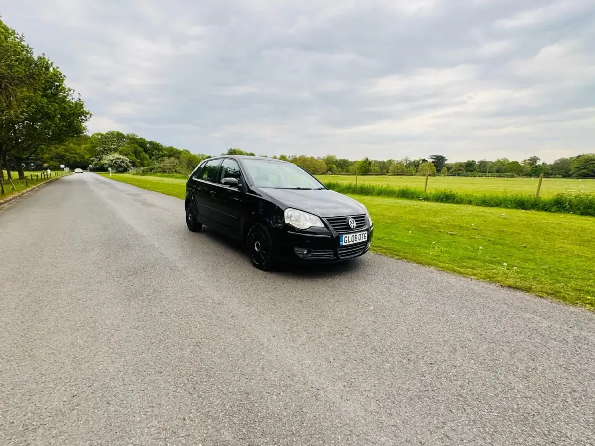 Usado VW Polo S 75 HP (55 kW) 2006 Preto Citadino