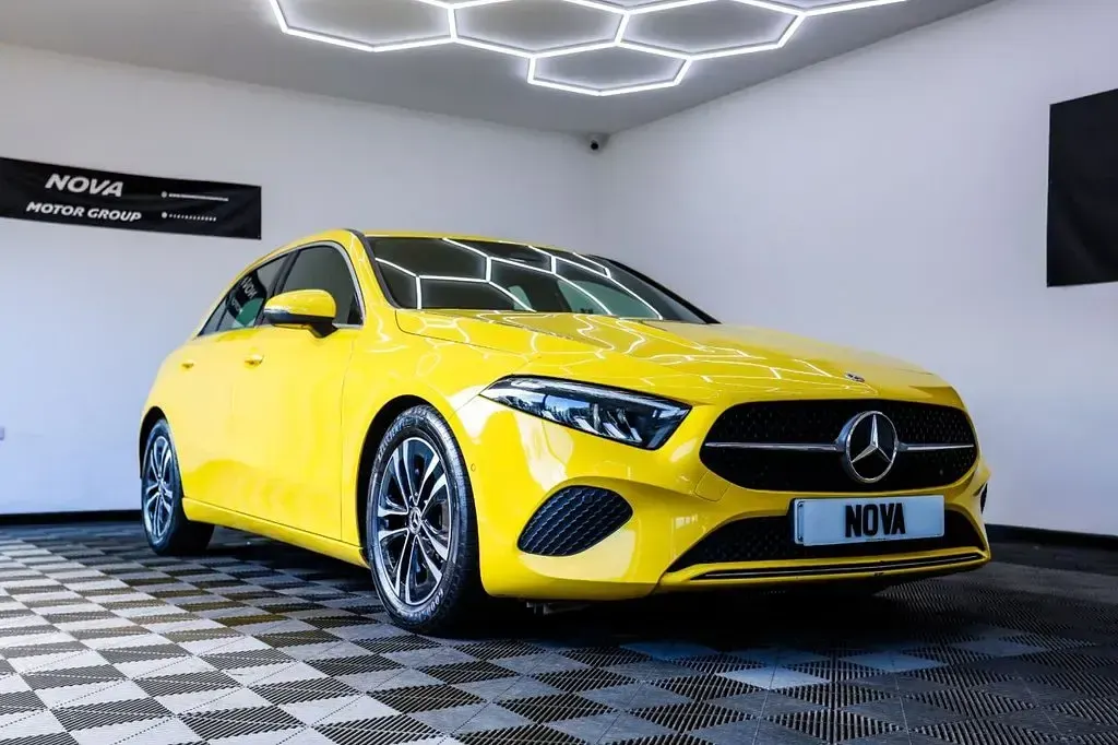 Used Mercedes A180 Executive 150 HP (110 kW) 2023 Yellow Hatchback