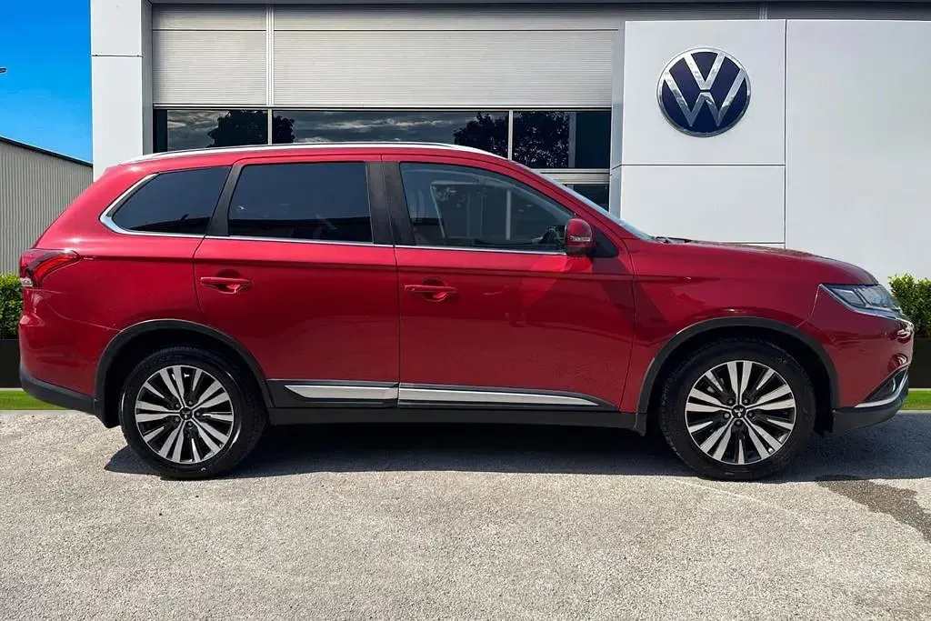 Used Mitsubishi Outlander 148 HP (108 kW) 2019 Red SUV