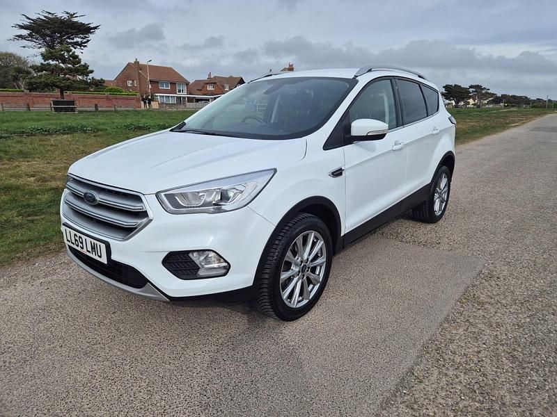 Used Ford Kuga Titanium 150 HP (110 kW) 2019 Frozen white SUV