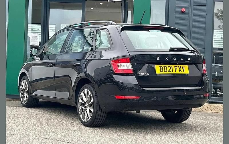 Used Skoda Fabia SE Drive 94 HP (69 kW) 2021 Black magic pearl effect Estate