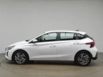 Used Hyundai i20 Advanced 100 HP (73 kW) 2025 White Hatchback