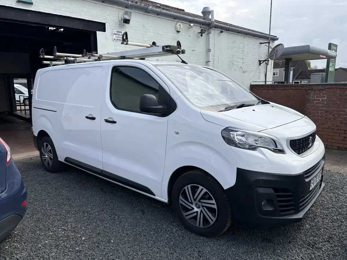 Begagnad Peugeot Expert 2021 Vit Van