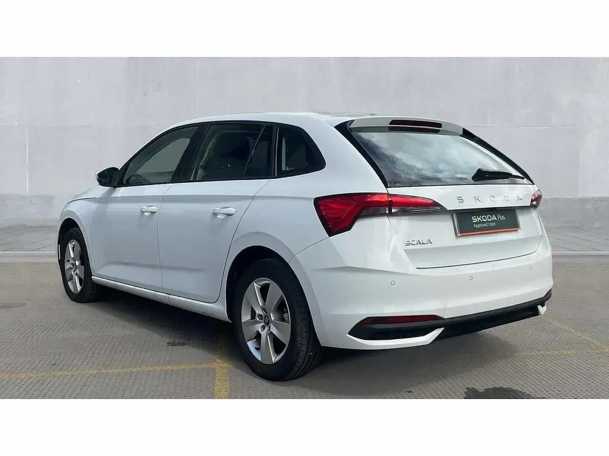 Used Skoda Scala SE 116 HP (85 kW) 2025 White Hatchback