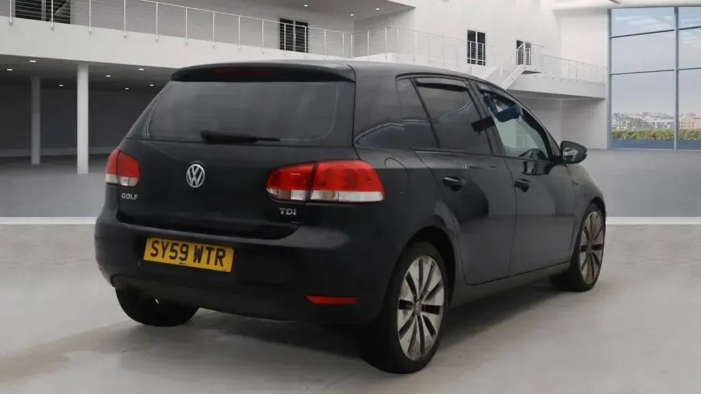 Begagnad VW Golf VI SE 2009 Svart Halvkombi