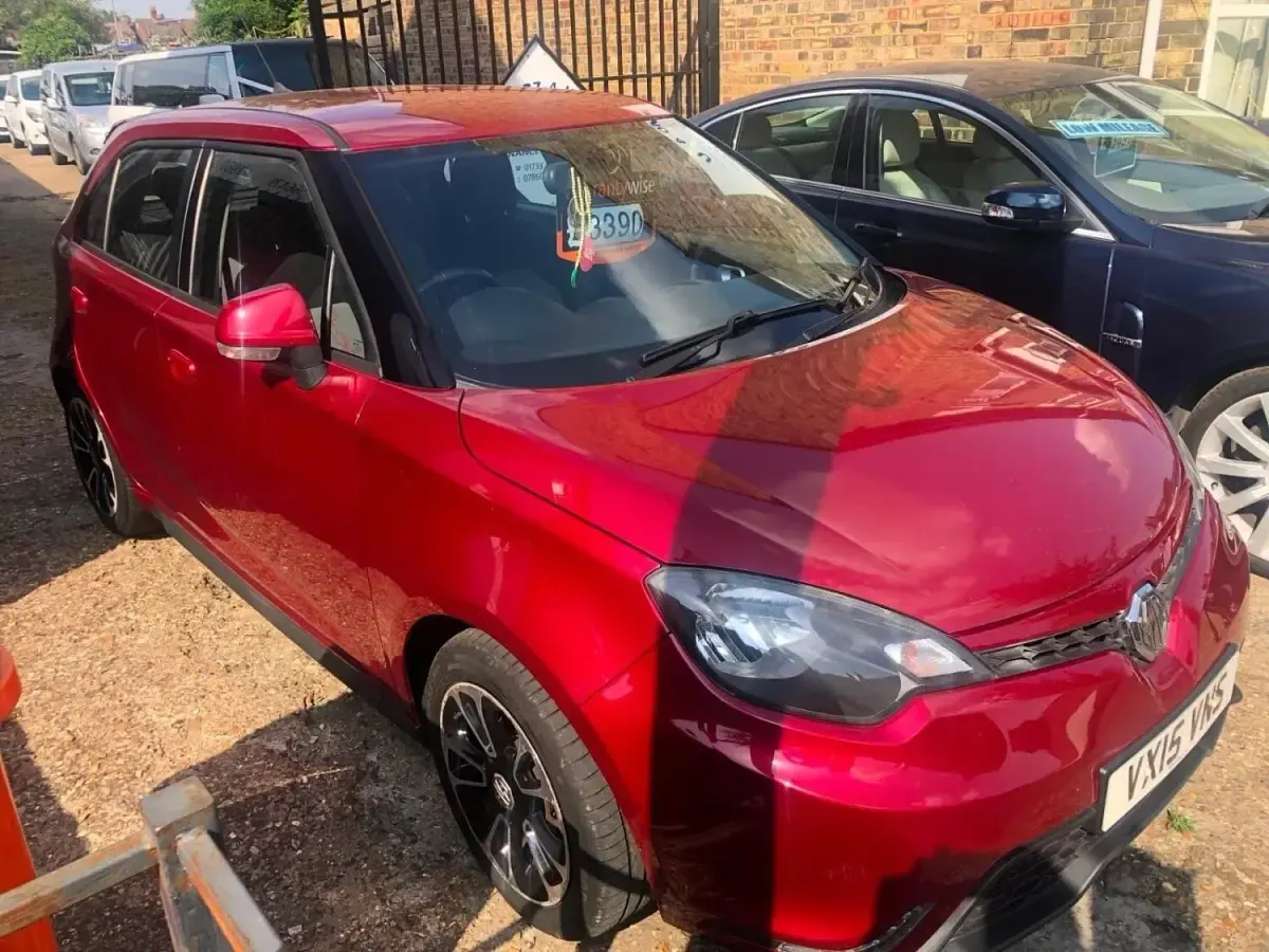 Used MG MG3 106 HP (77 kW) 2015 Red Hatchback