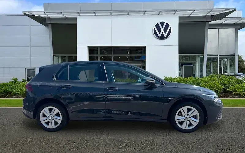 Used VW Golf VIII Life 131 HP (96 kW) 2024 Hatchback
