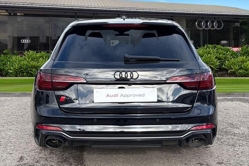 Used Audi RS4 Advanced 470 HP (345 kW) 2025 Black Estate