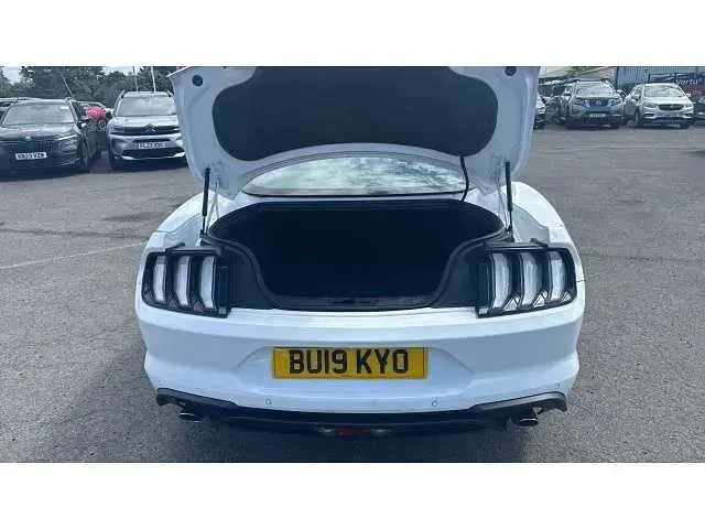 Käytetty Ford Mustang 310 HP (228 kW) 2019 Valkoinen Coupe - kaksiovinen