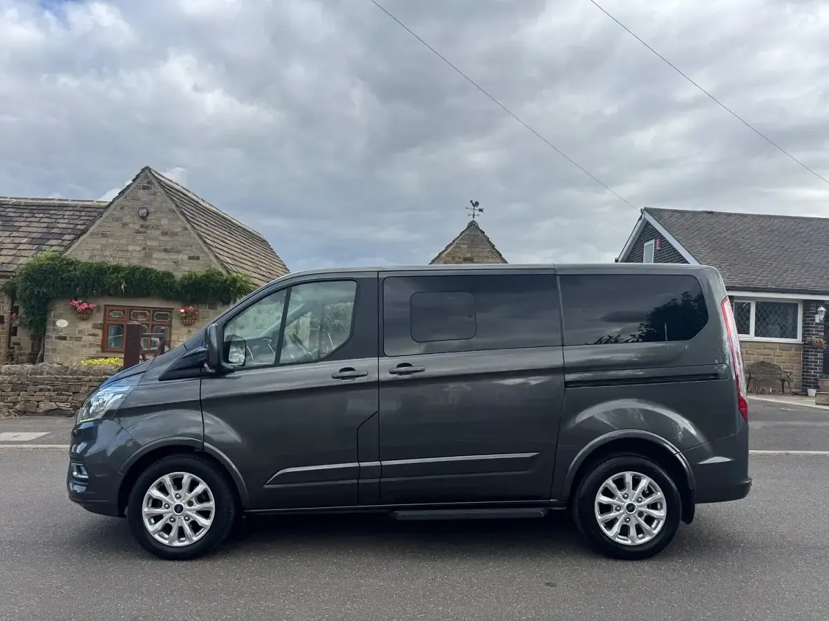 Used Ford Tourneo Custom Titanium 2018 Grey Van