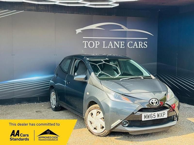 Grey Used 2015 Toyota Aygo X-play Hatchback | £5,995 (Fair price) - Image 1/4