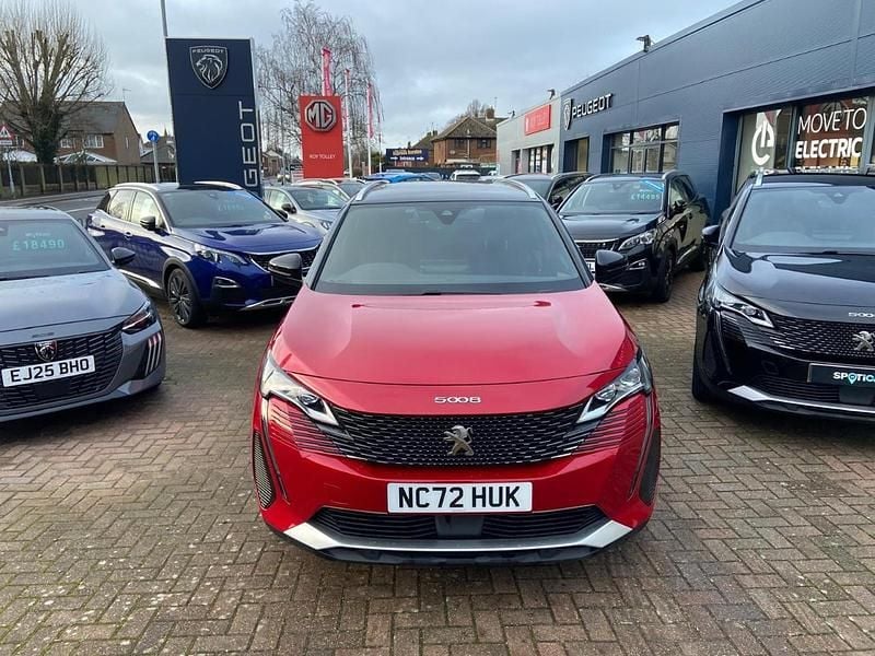 Used Peugeot 5008 GT 179 HP (131 kW) 2022 Red MPV
