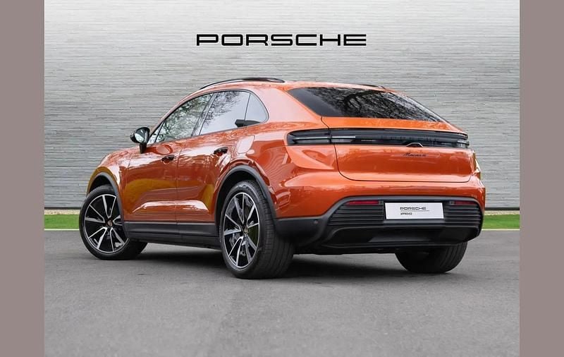Used Porsche Macan 300 kW (408 HP) 2025 Orange SUV