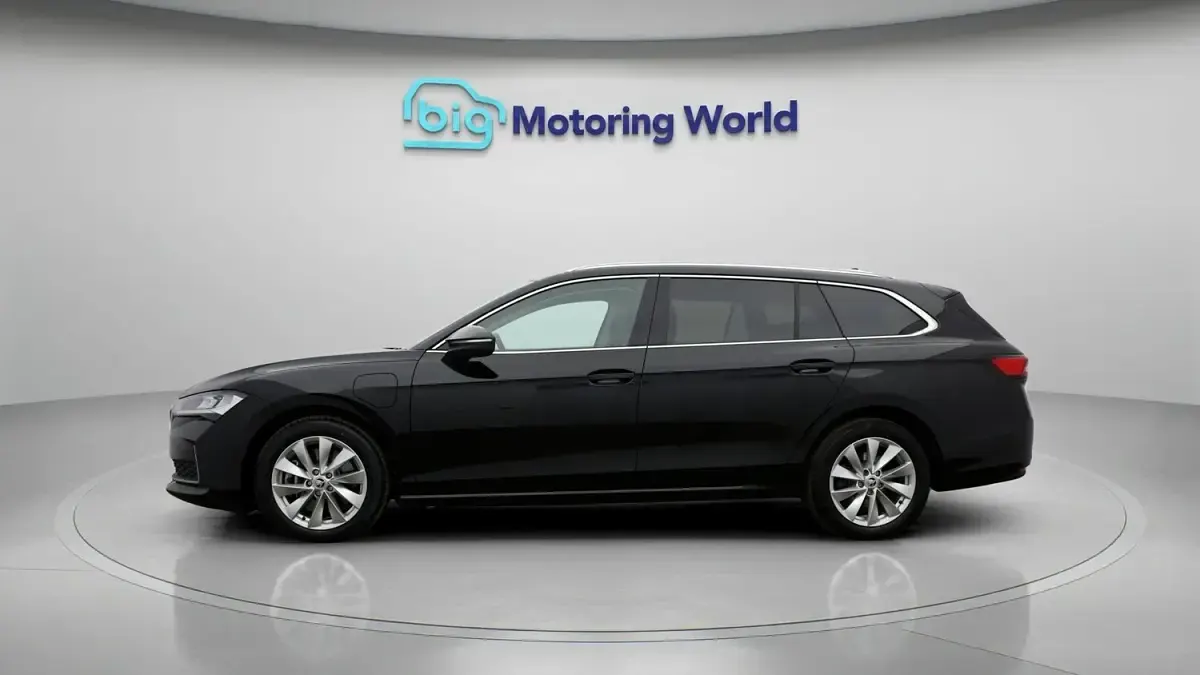 Used Skoda Superb SE Technology 2025 Black Estate