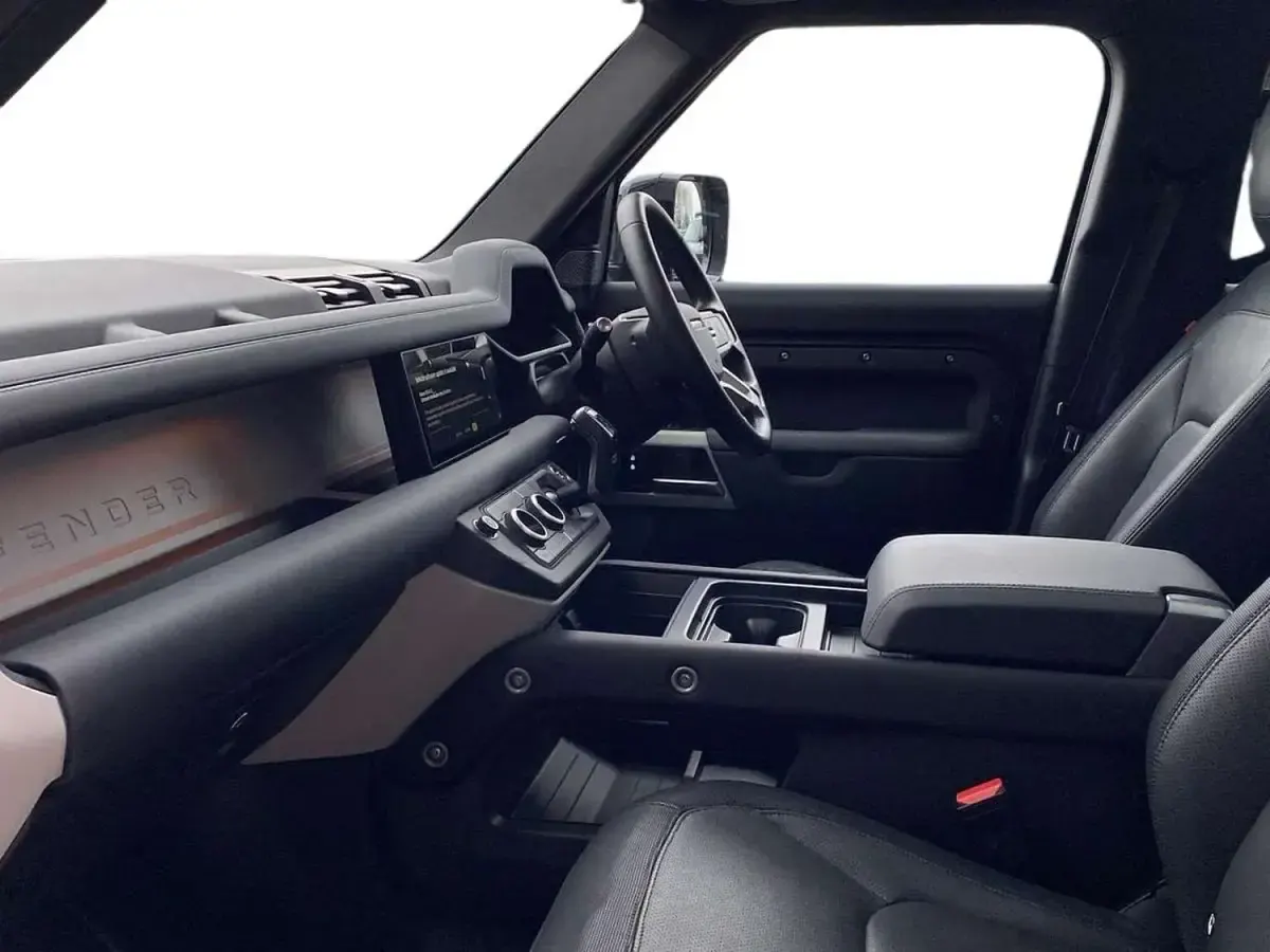 Używany Land Rover Defender SE Dynamic 2023 Szary SUV