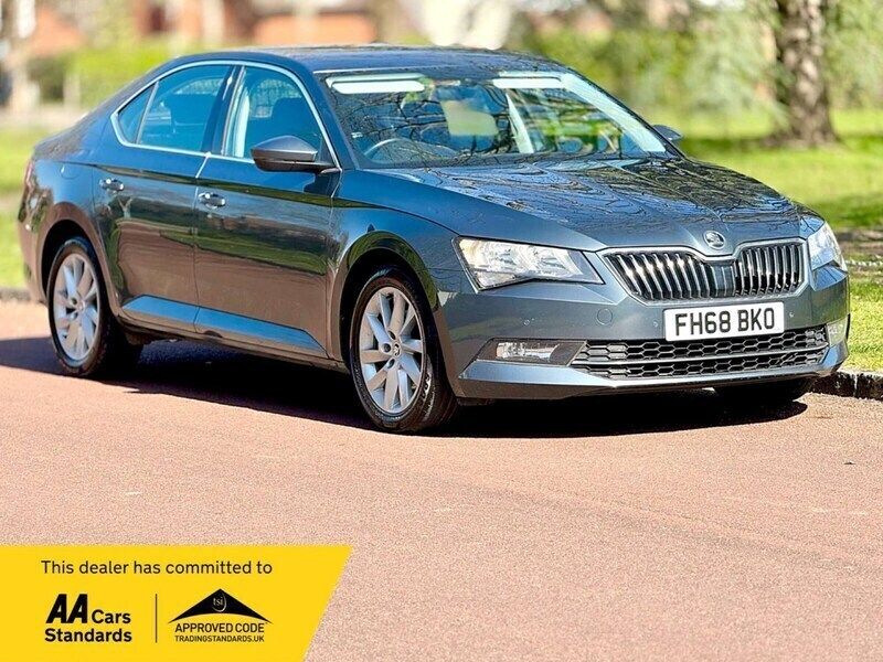 Grey Used 2019 Skoda Superb SE Hatchback | £6,995 (Expensive) - Image 1/4