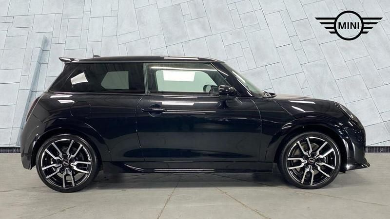 Used Mini Cooper Hatch 154 HP (113 kW) 2024 Black Hatchback