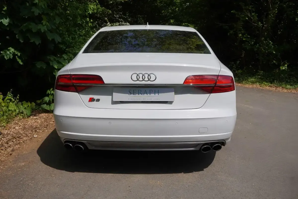 Used Audi S8 Comfort 520 HP (382 kW) 2015 White Sedan