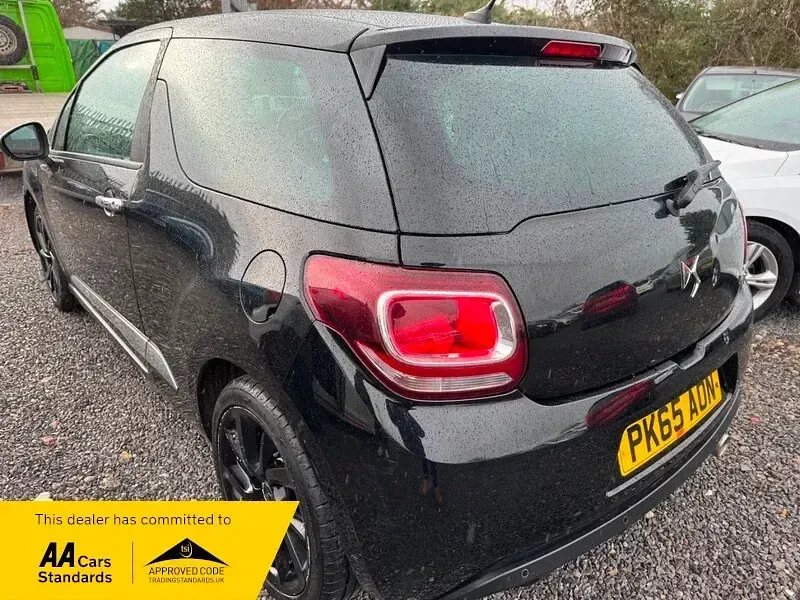Used Citroën DS3 90 HP (66 kW) 2015 Black Hatchback