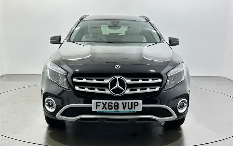 Used Mercedes GLA200 Executive 156 HP (114 kW) 2018 Black SUV