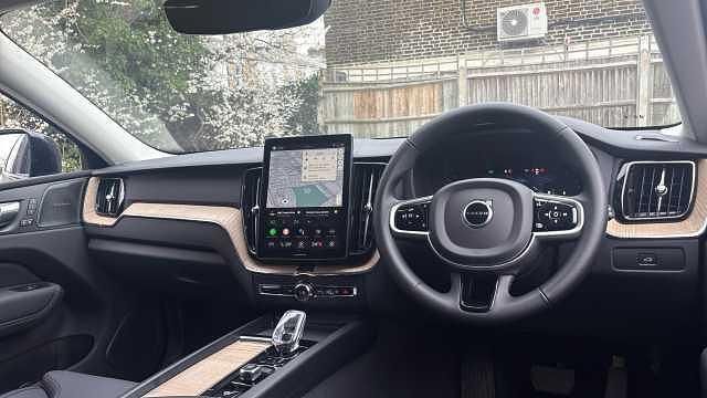 Used Volvo XC60 Plus 250 HP (183 kW) 2026 SUV