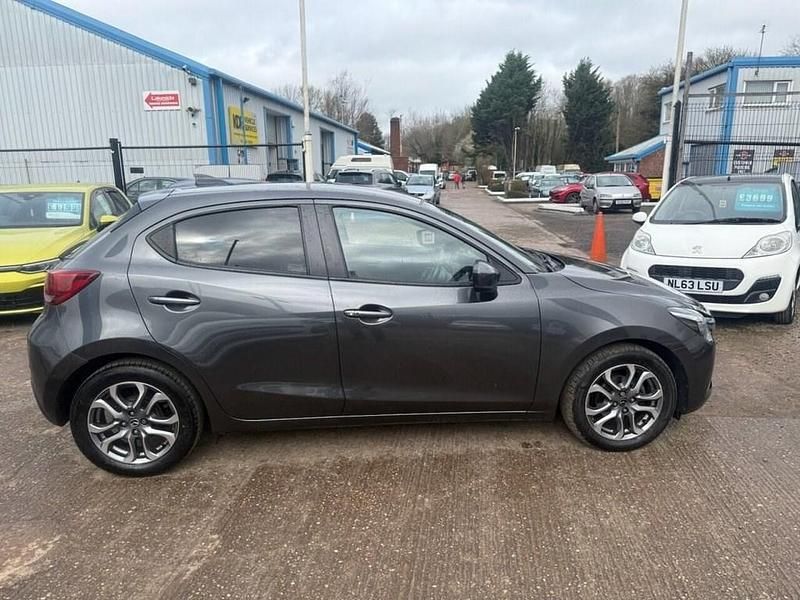 Begagnad Mazda 2 Inclusive 2019 Grå Halvkombi