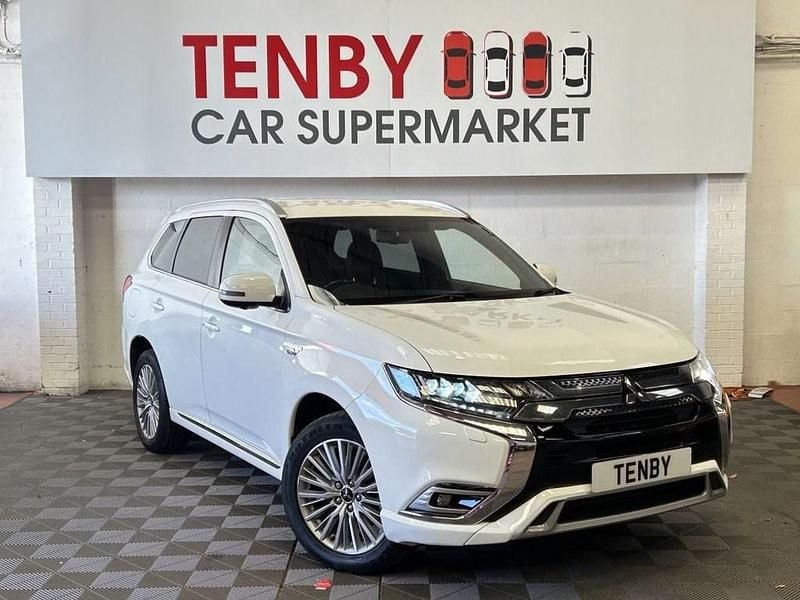 White Used 2019 Mitsubishi Outlander P-HEV SUV | £10,995 (Fair price) - Image 1/3