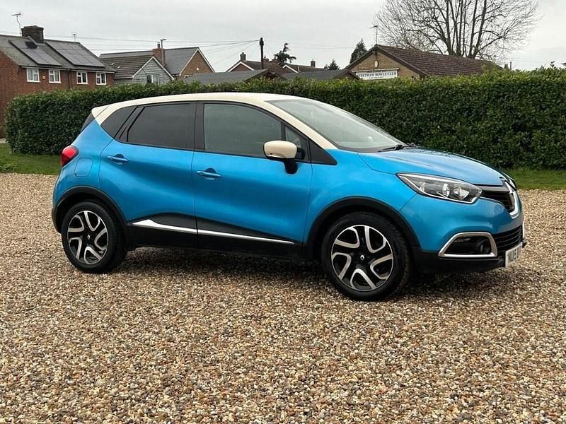 Used Renault Captur Dynamique 90 HP (66 kW) 2015 Blue SUV