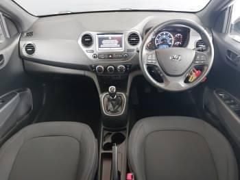 Used Hyundai i10 GO! 66 HP (48 kW) 2018 White Hatchback