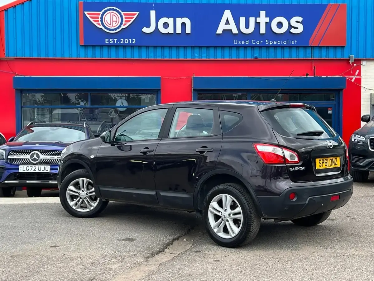 Used Nissan Qashqai Acenta 117 HP (86 kW) 2011 Black SUV