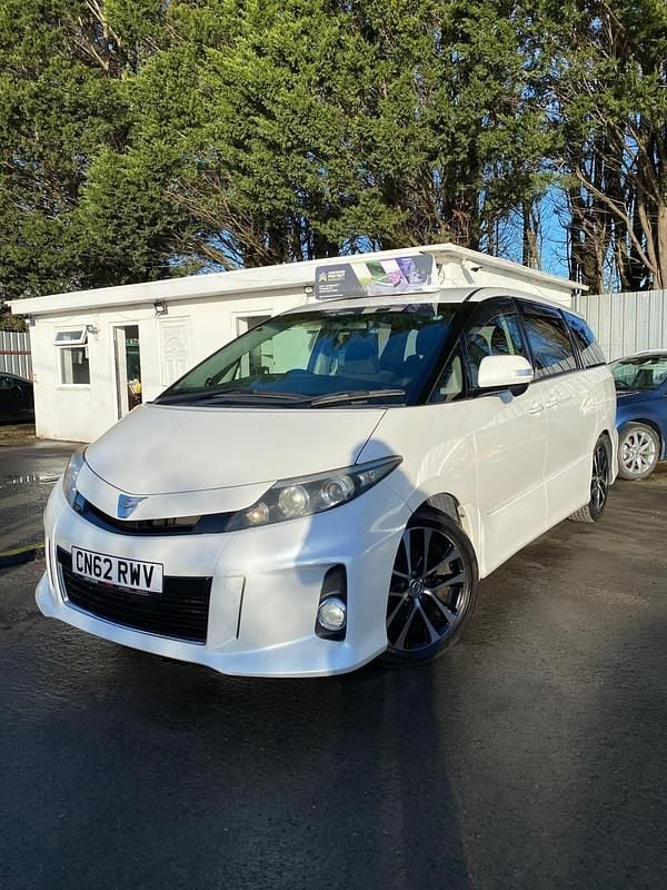 Used Toyota Estima 170 HP (125 kW) 2013 White MPV