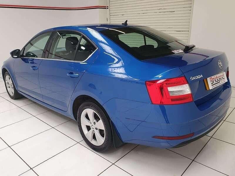 Used Skoda Octavia SE Technology 116 HP (85 kW) 2019 Blue Hatchback