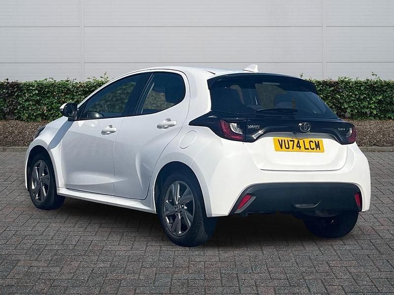 Second-hand Toyota Yaris Hybrid 2024 Alb Hatchback
