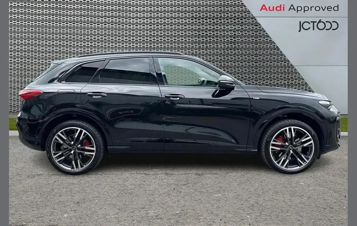 Used Audi Q5 Advanced 200 HP (147 kW) 2025 Black SUV