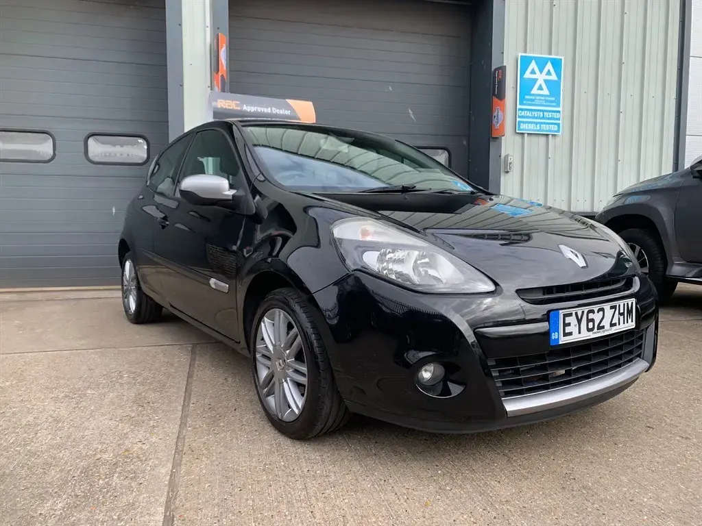 Used Renault Clio IV Dynamique 2012 Black Hatchback