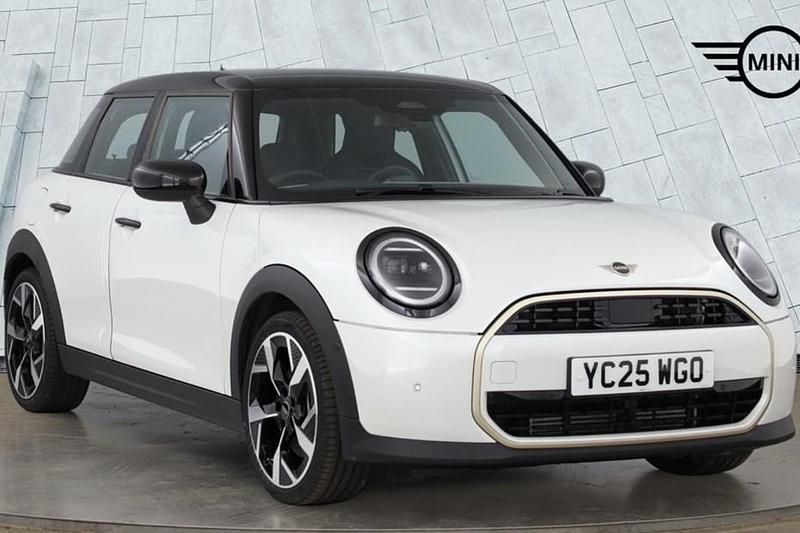 White Used 2025 Mini Cooper Hatch Hatchback | £27,599 - Image 1/1