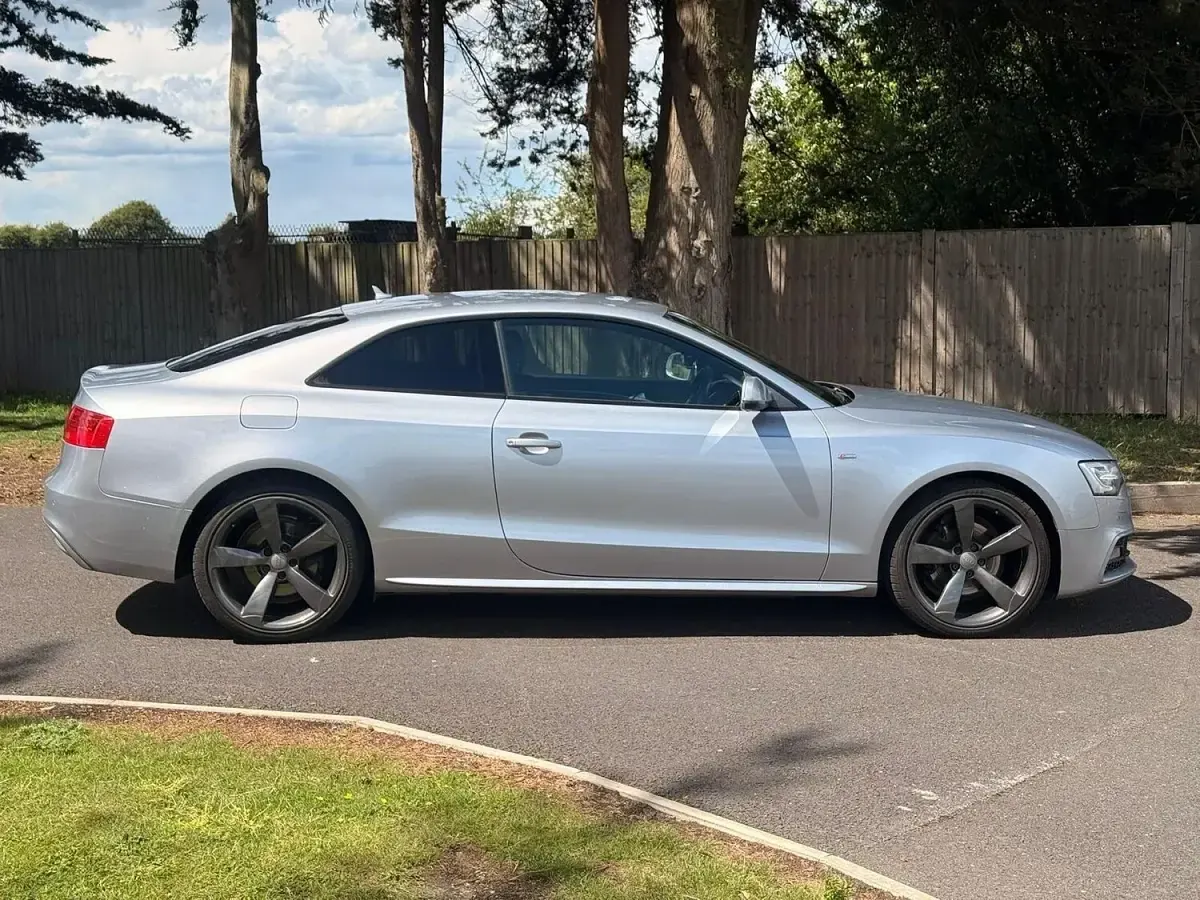 Used Audi A5 Black Edition 177 HP (130 kW) 2014 Silver Coupe