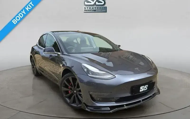 Używany Tesla Model 3 Performance 334 kW (455 KM) 2023 Sedan/Limuzyna