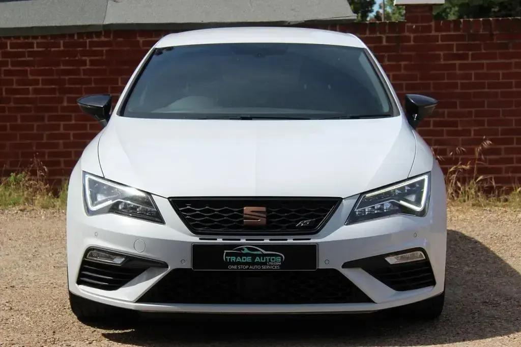 Used Seat Leon Cupra 290 290 HP (213 kW) 2019 White Hatchback