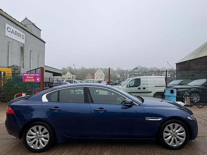Used Jaguar XE SE 180 HP (132 kW) 2015 Blue Sedan